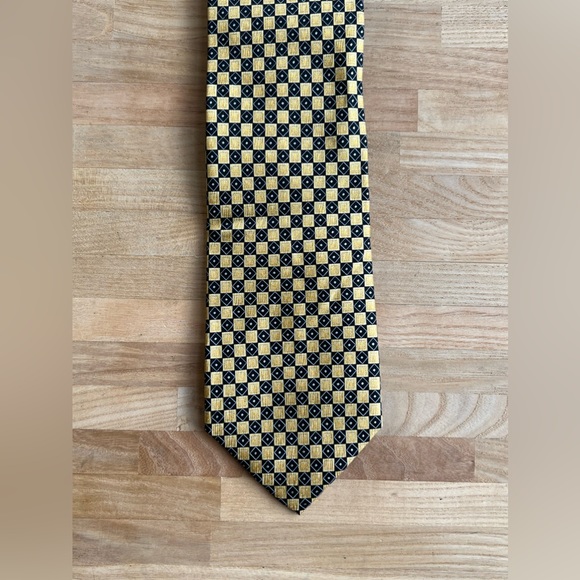 Perry Ellis Portfolio Tie 100% Silk Tie Gold and Dark Blue Squares - Picture 1 of 6
